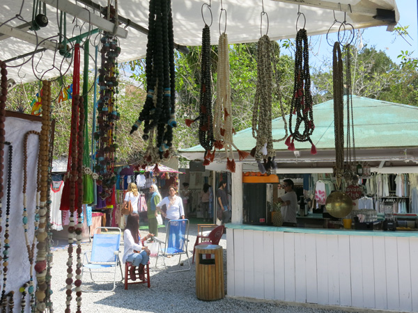 Shopping original in ibiza: the craft and hippy markets!!