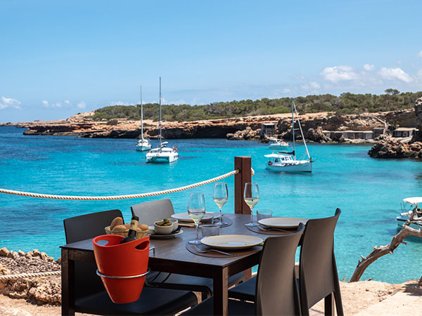 Delicious restaurants in Ibiza facing the sea. Part II